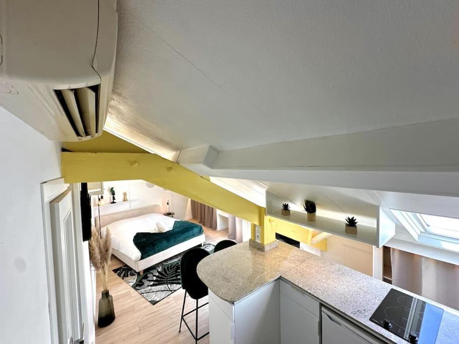 Joli Studio, Idealement Situe, Tres Proche Gare Nizza